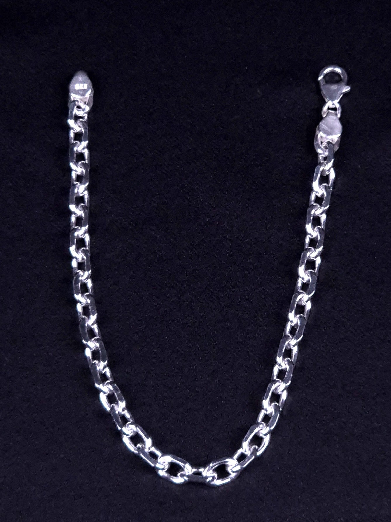 Thrud - V Cut Anchor